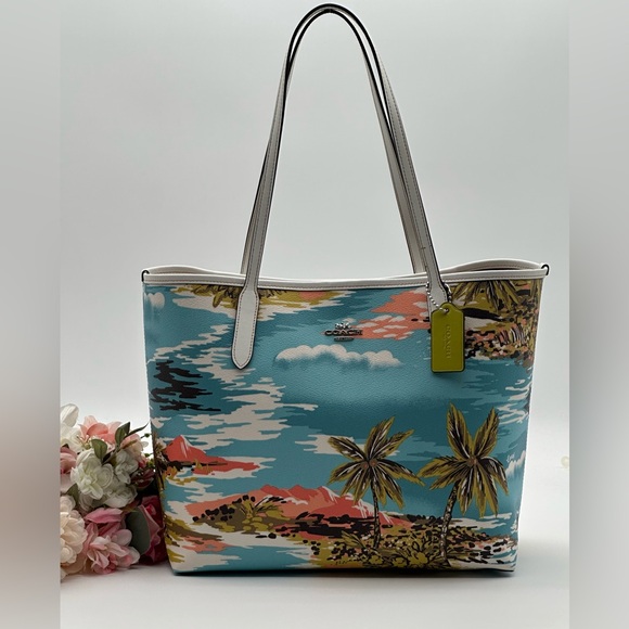 Coach Tote Bag With Hawaiian Print - Picture 2 of 15